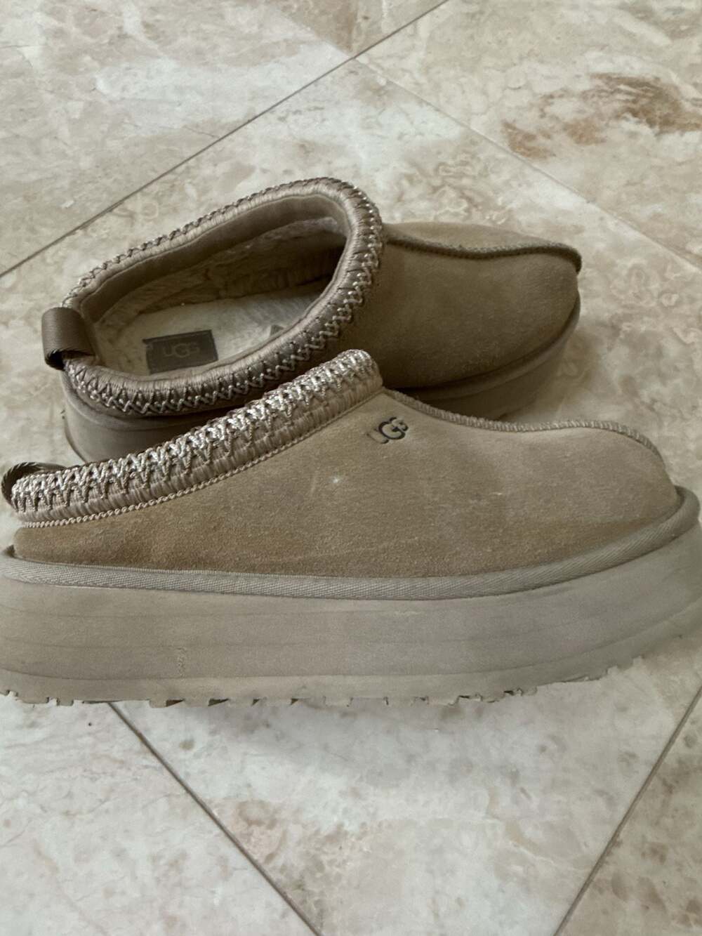 UGG Tazz Platform Slippers Mustard Seed Suede US 8